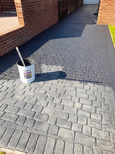 Imprinted concrete coloured